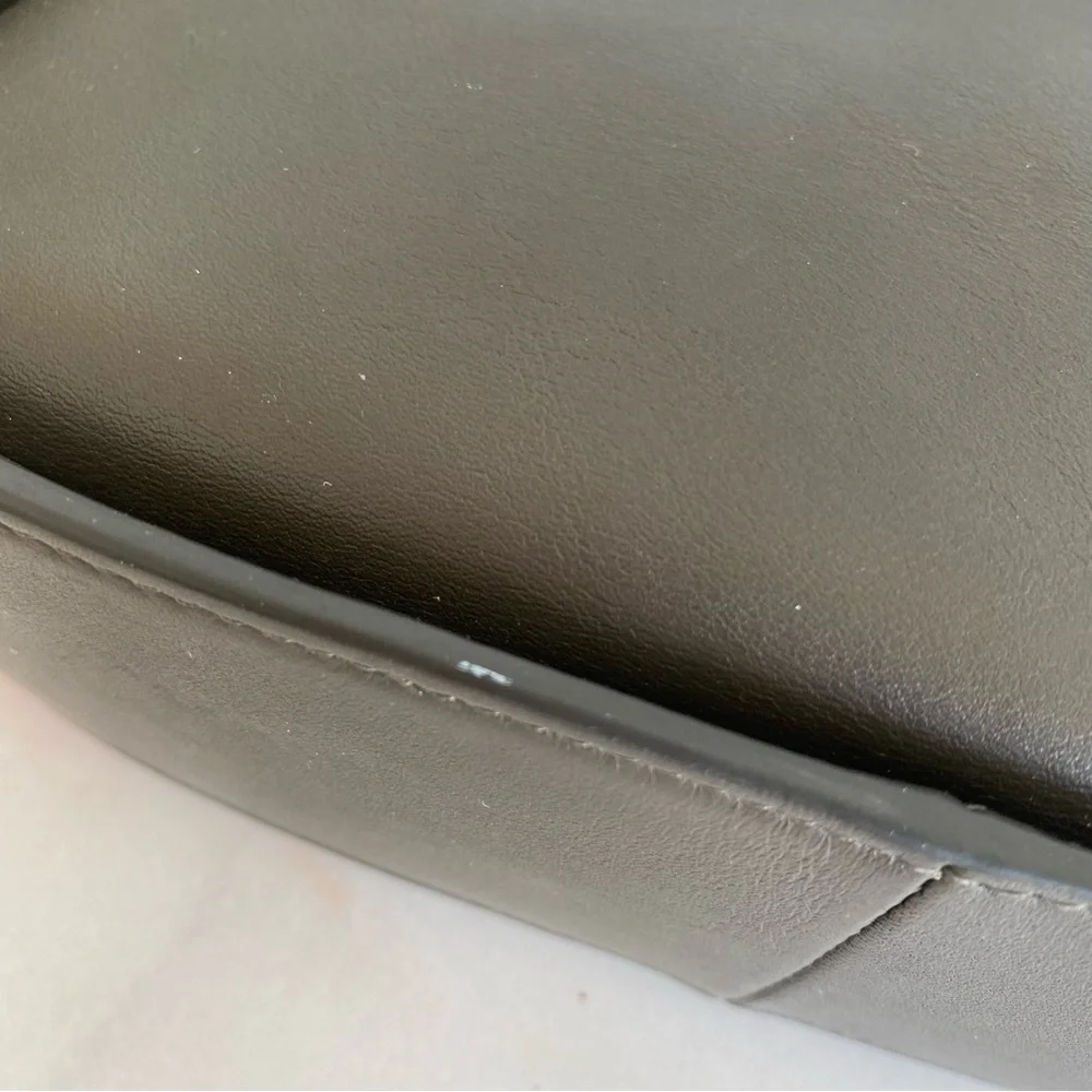 SOLD The Row Olive Green Smooth Leather Half Moon Shoulder Bag - Picture 13 of 16